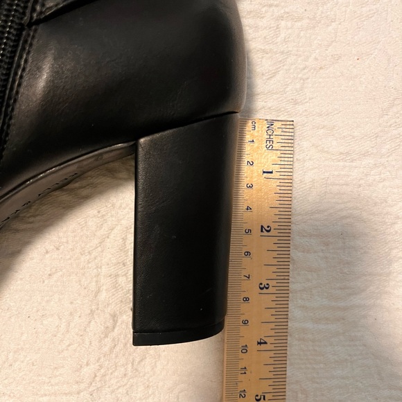 Kelly & Katie black ankle boots - Picture 16 of 16